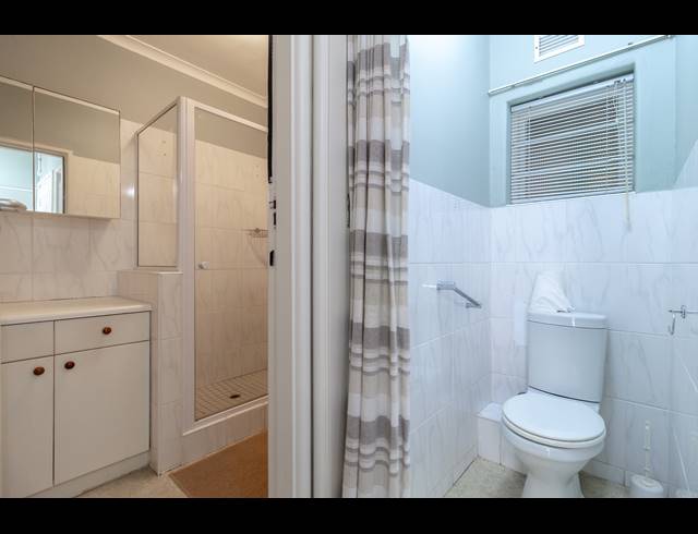 1 BEDROOM RETIREMENT UNIT TO LET IN MOUILLE POINT
